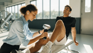 A basketball player practicing cognitive drills using a VR headset during a modern sports training evolution exercise.